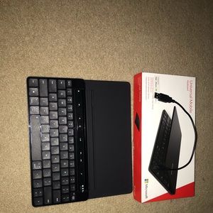 Universal mobile keyboard